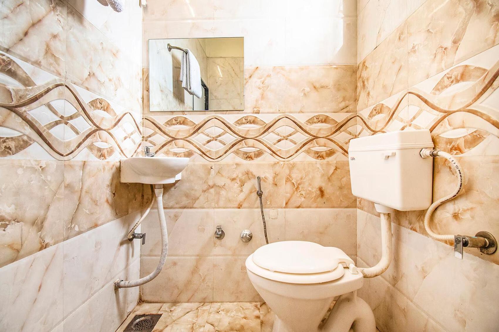 Fabhotel Maher Inn Ahmedabad Esterno foto